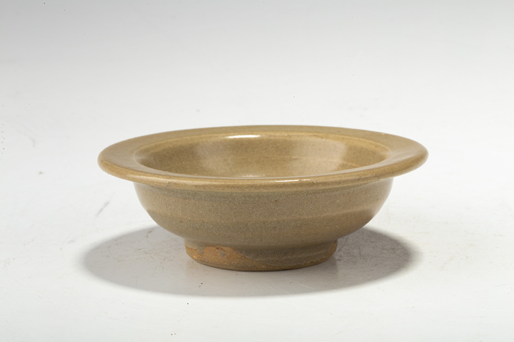 古玩陶瓷明代·青釉暗刻花卉紋折沿洗真品鑒賞圖