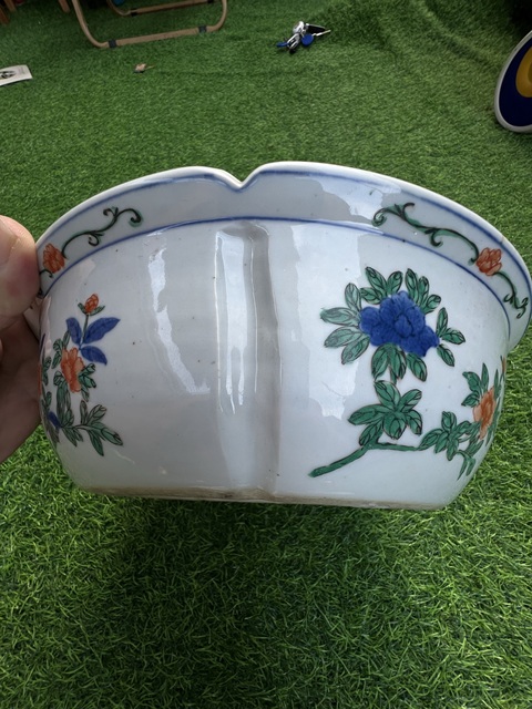 古玩陶瓷青花五彩龍紋盆真品鑒賞圖