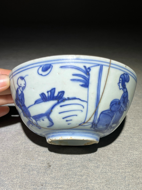 古玩陶瓷明·嘉靖高官厚祿三娘教子圖青花碗拍賣，當(dāng)前價格1800元