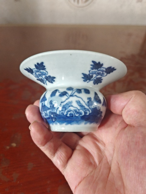 古玩陶瓷青花山水人物紋渣斗，模糊偏老真品鑒賞圖