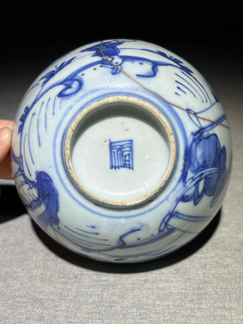 古玩陶瓷明·嘉靖高官厚祿三娘教子圖青花碗拍賣，當(dāng)前價格1800元