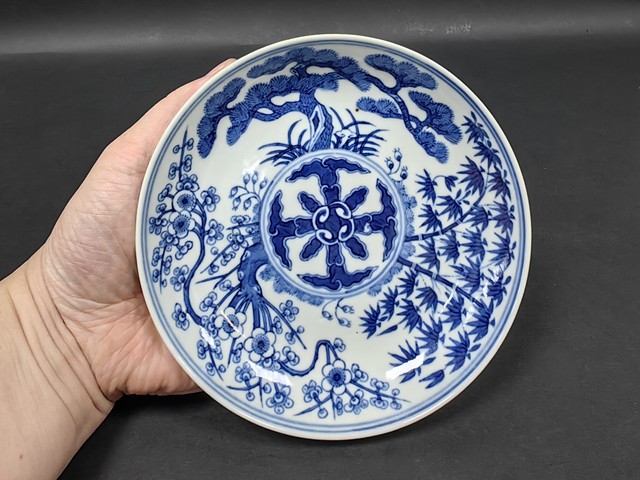古玩陶瓷青花歲寒三友圖盤真品鑒賞圖