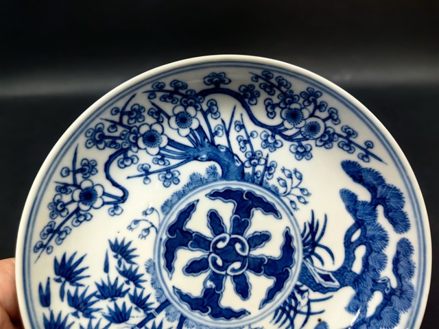 古玩陶瓷青花歲寒三友圖盤真品鑒賞圖
