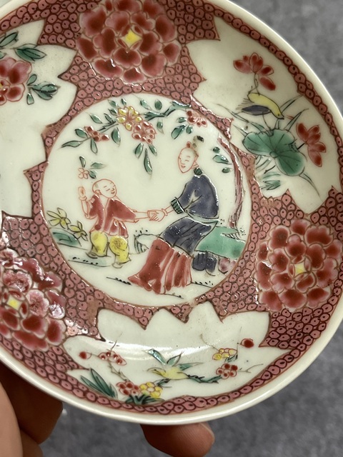 古玩陶瓷粉彩三娘教子圖杯碟真品鑒賞圖