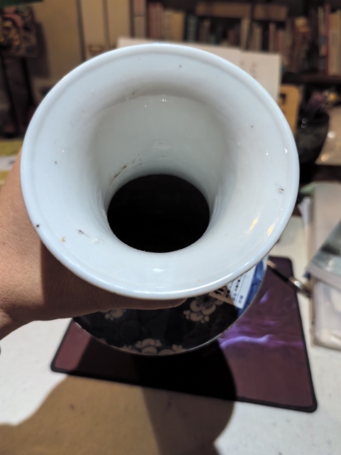 古玩陶瓷清晚期青花人物紋瓶真品鑒賞圖