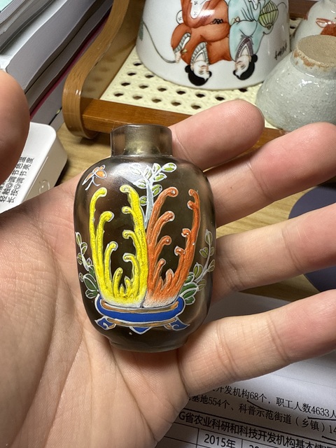 古玩陶瓷花鳥紋鼻煙壺真品鑒賞圖