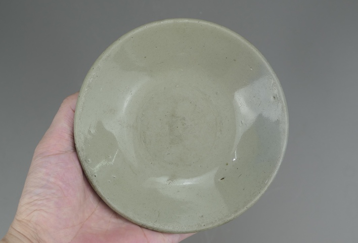 古玩陶瓷元代龍泉窯青瓷唇口盤拍賣，當前價格70元