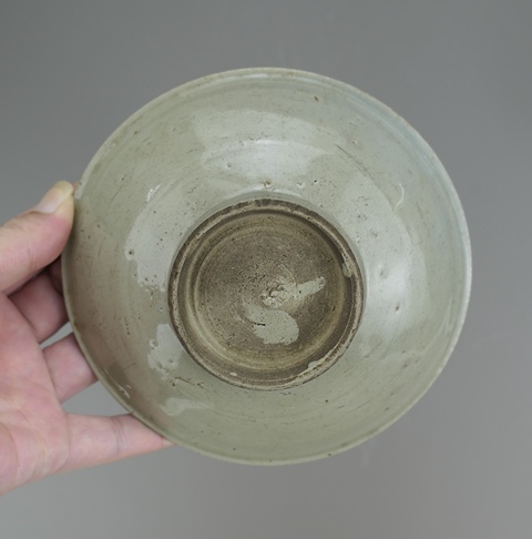 古玩陶瓷元代龍泉窯青瓷唇口盤拍賣，當前價格70元