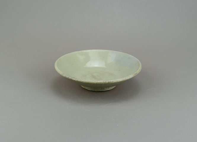 古玩陶瓷元代龍泉窯青瓷唇口盤拍賣，當前價格70元