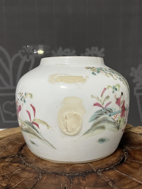 古玩陶瓷人物紋粉彩壺真品鑒賞圖