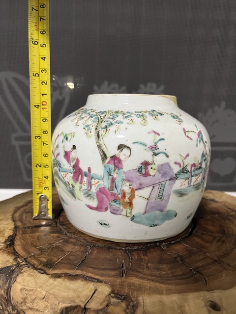 古玩陶瓷人物紋粉彩壺真品鑒賞圖