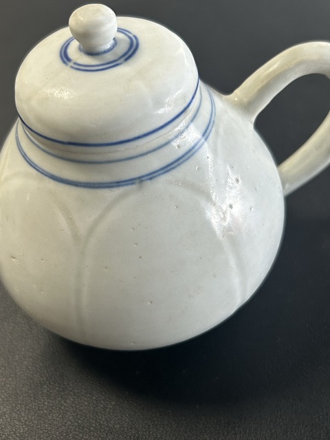 古玩陶瓷青花瓜棱執壺真品鑒賞圖