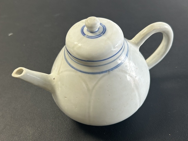 古玩陶瓷青花瓜棱執壺真品鑒賞圖