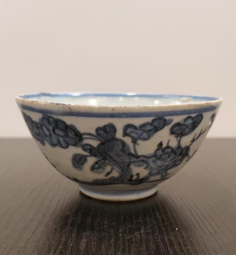 古玩陶瓷青花花卉紋茶碗真品鑒賞圖