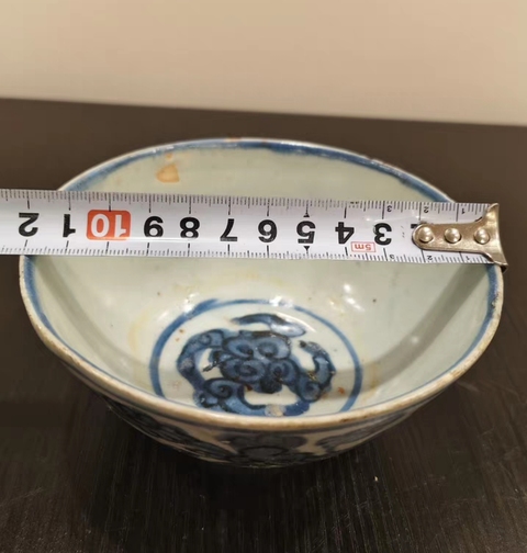 古玩陶瓷青花花卉紋茶碗真品鑒賞圖