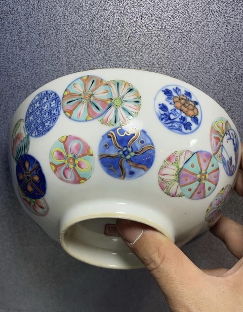 古玩陶瓷清晚期 穎川選制青花加彩皮球花碗真品鑒賞圖