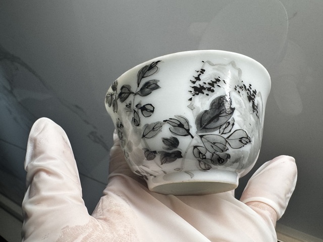 古玩陶瓷墨彩花卉詩紋杯真品鑒賞圖