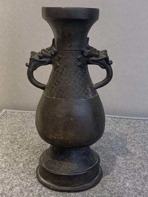 古玩銅器雙龍耳瓶真品鑒賞圖