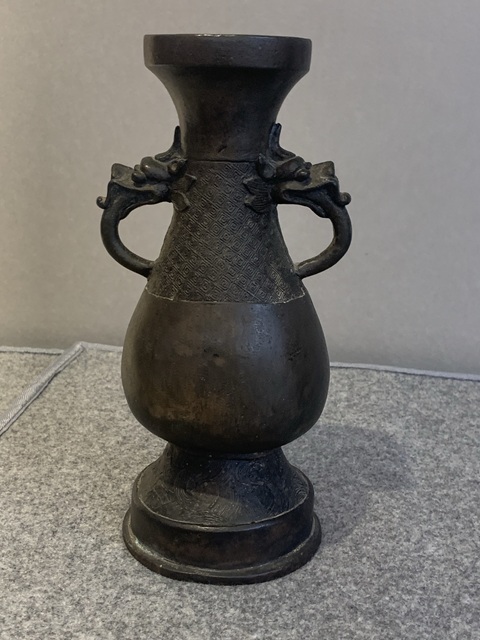 古玩銅器雙龍耳瓶真品鑒賞圖