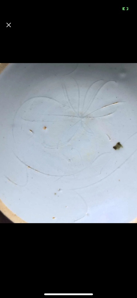 古玩陶瓷芒口圈足覆燒工藝刻花影青碗真品鑒賞圖