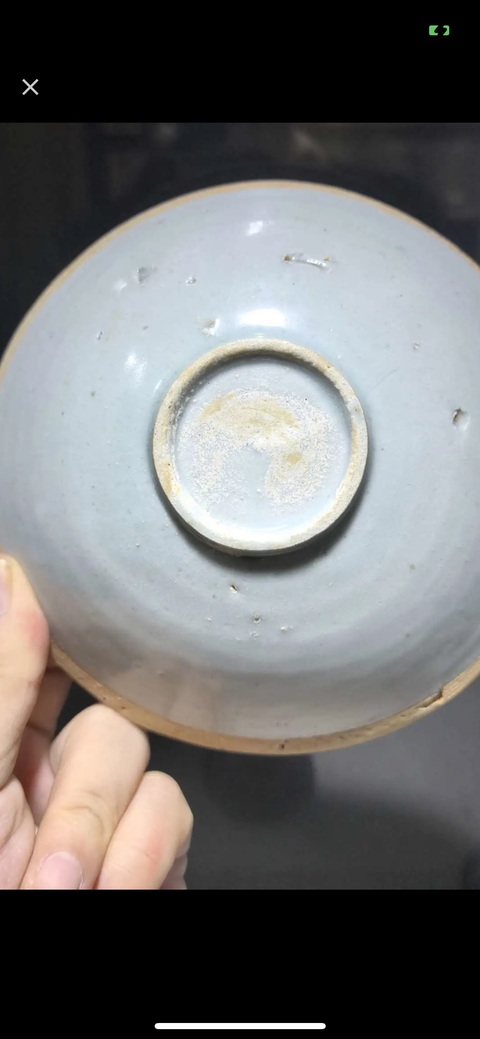 古玩陶瓷芒口圈足覆燒工藝刻花影青碗真品鑒賞圖
