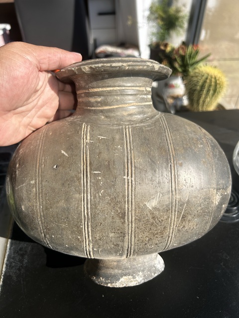 古玩陶瓷弦紋繭形壺真品鑒賞圖