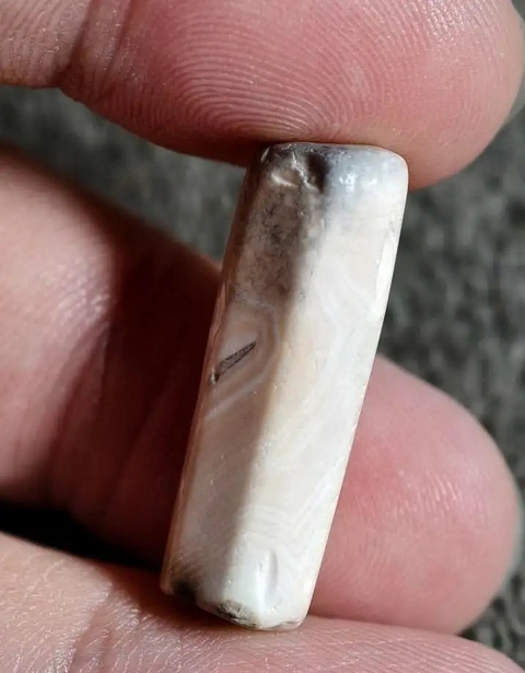 古玩玉器唐.千年奶皮多棱瑪瑙珠拍賣，當前價格599元
