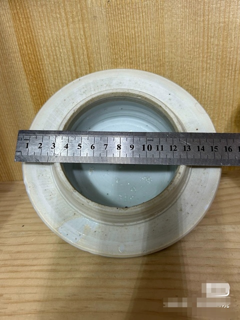 古玩陶瓷青花花卉紋罐蓋真品鑒賞圖