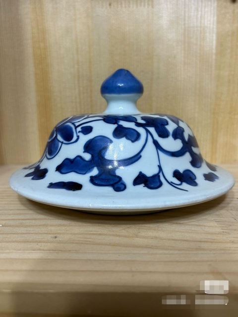 古玩陶瓷青花花卉紋罐蓋真品鑒賞圖