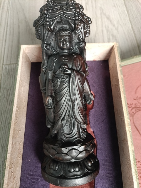 古玩雜項(xiàng)沉香木察漆機(jī)器雕刻佛像真品鑒賞圖
