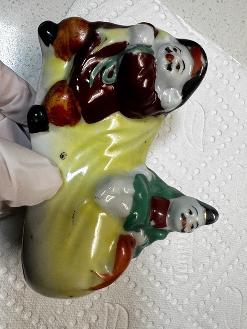 古玩陶瓷人物紋攢錢罐真品鑒賞圖