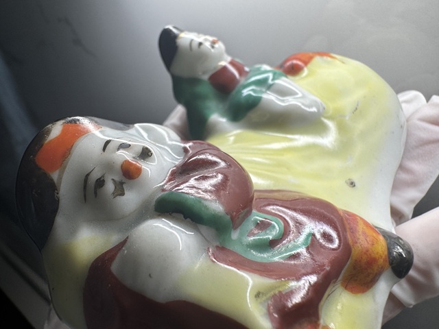 古玩陶瓷人物紋攢錢罐真品鑒賞圖
