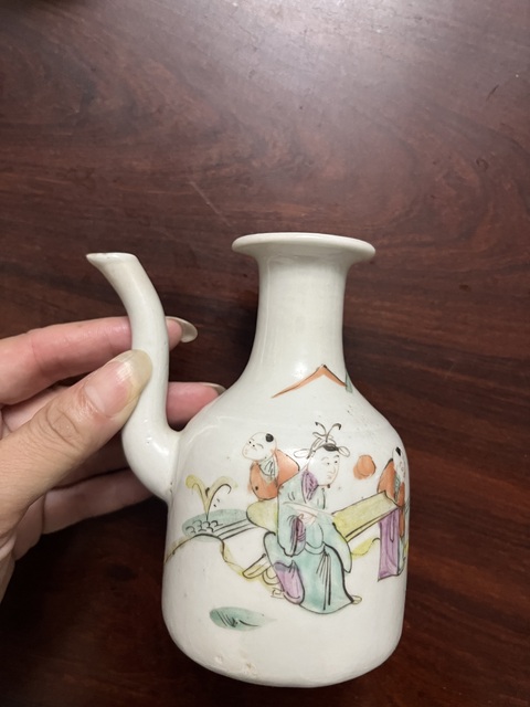 古玩陶瓷粉彩人物故事紋酒壺真品鑒賞圖