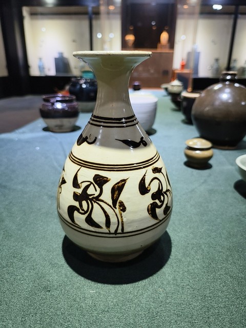 古玩陶瓷磁州窯玉壺春瓶真品鑒賞圖