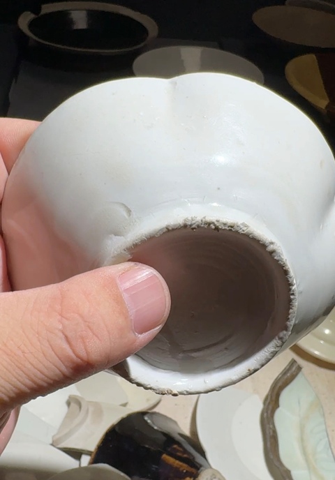 古玩陶瓷五代邢窯花口盞真品鑒賞圖
