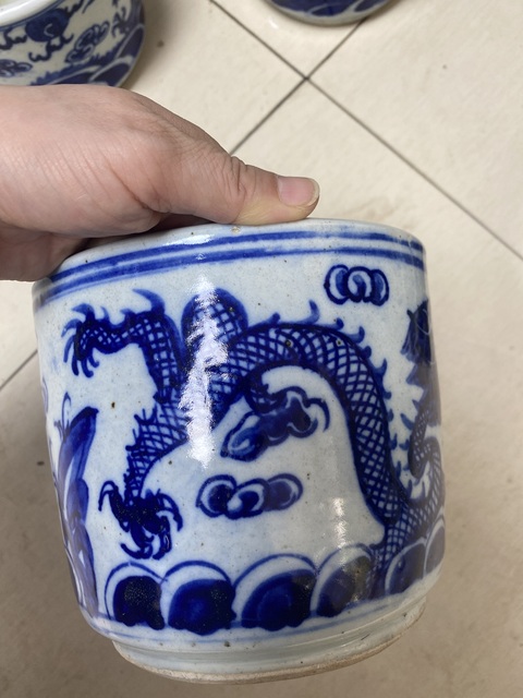 古玩陶瓷青花龍紋圈足筒式爐真品鑒賞圖