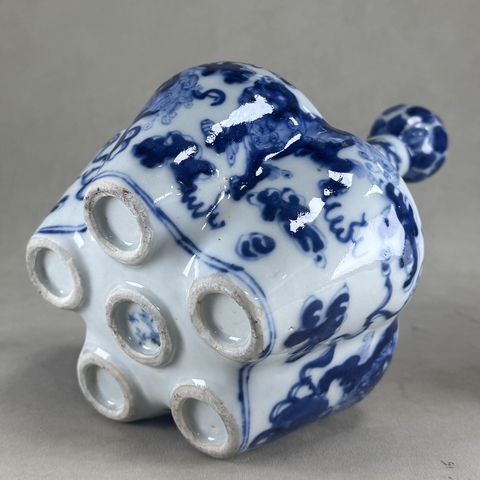 古玩陶瓷青花五孔花插真品鑒賞圖