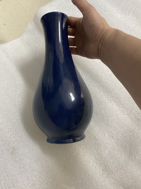古玩陶瓷藍釉瓶真品鑒賞圖