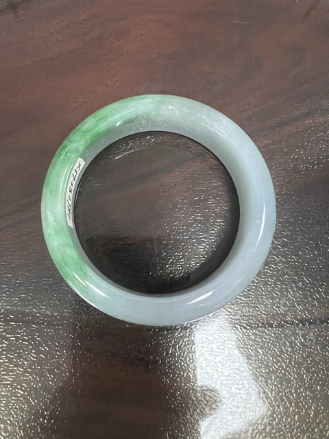 古玩玉器天然翡翠手鐲拍賣，當(dāng)前價(jià)格35000元