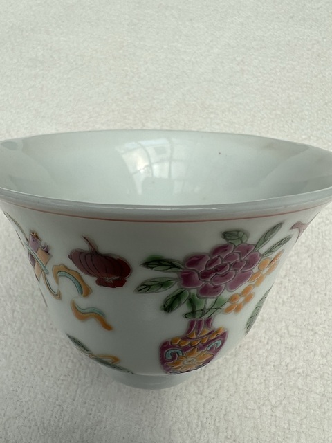 古玩陶瓷博古圖粉彩杯真品鑒賞圖
