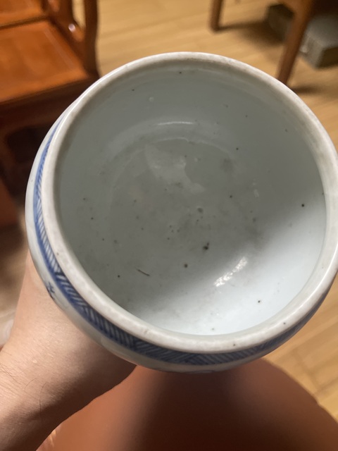 古玩陶瓷山水紋青花豆真品鑒賞圖