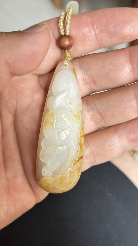 古玩玉器天然和田玉籽料雕件真品鑒賞圖