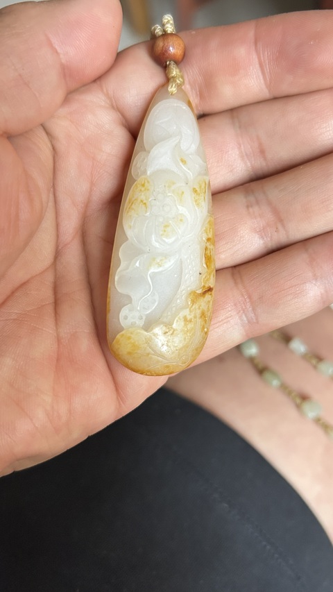 古玩玉器天然和田玉籽料雕件真品鑒賞圖