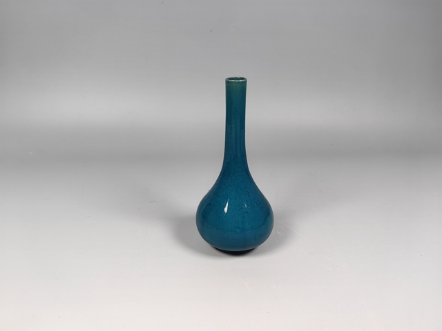 古玩陶瓷清中孔雀藍(lán)釉直徑撣瓶真品鑒賞圖