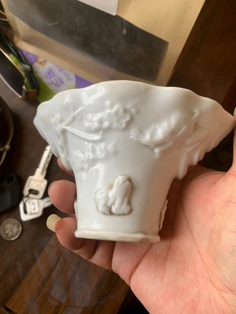 古玩陶瓷德化白瓷龍虎杯真品鑒賞圖