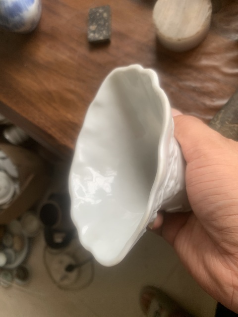 古玩陶瓷德化白瓷龍虎杯真品鑒賞圖