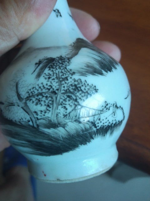 古玩陶瓷山水紋墨彩長頸撇口瓶真品鑒賞圖