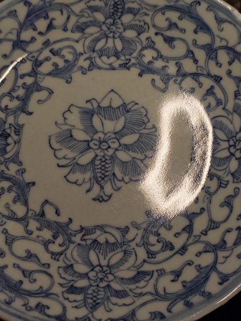 古玩陶瓷嘉慶細路青花纏枝蓮紋盤真品鑒賞圖