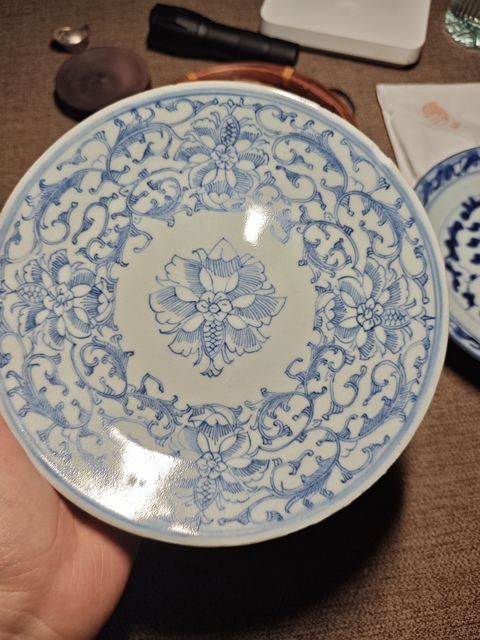 古玩陶瓷嘉慶細路青花纏枝蓮紋盤真品鑒賞圖