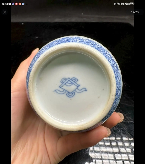 古玩陶瓷青花庭院仕女圖瓜楞罐真品鑒賞圖